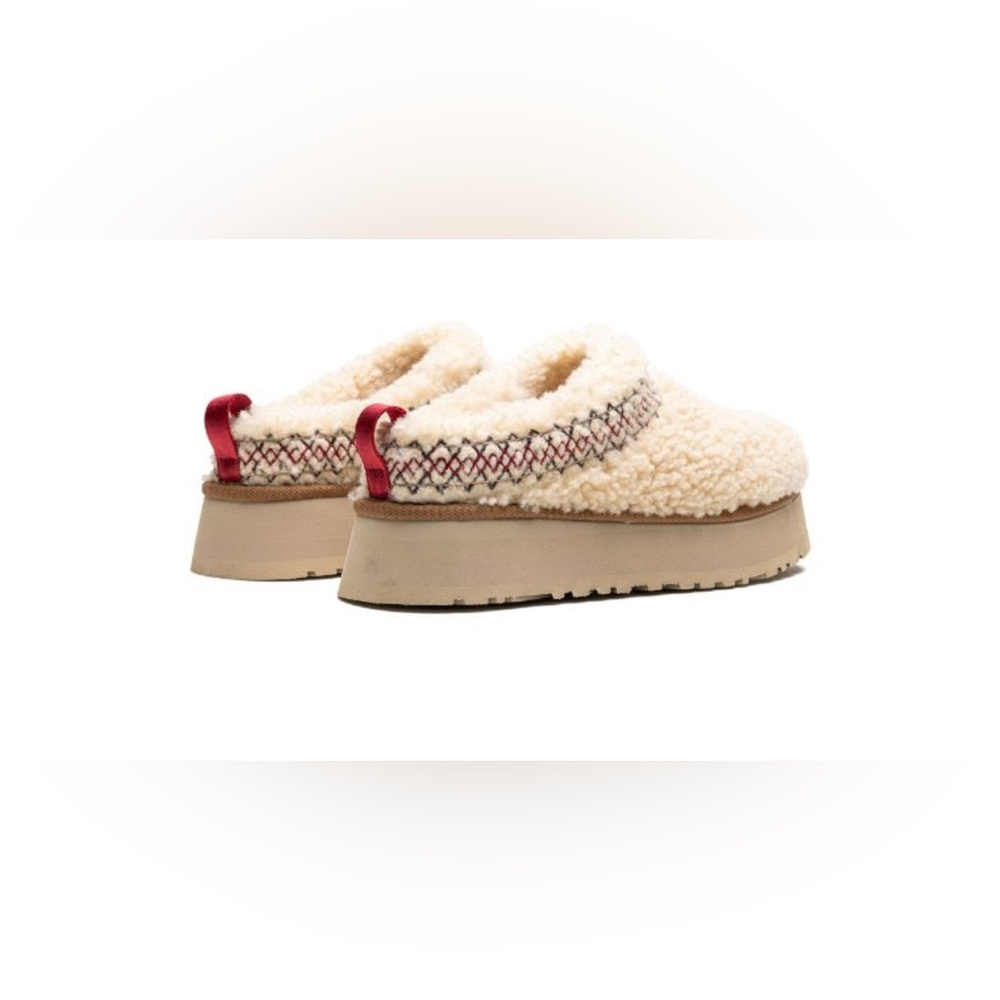 Authentic UGG Tazz Ugg Braid "Heritage Braid Natural" slippers.  SOLD OUT